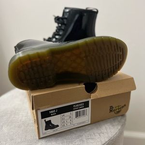 Size 4! Brand new! Never worn! Black patent leather Dr. Marten boot!